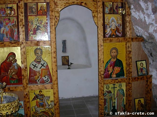 Photo report of two mountain walks in Sfakia, Crete, June 2008